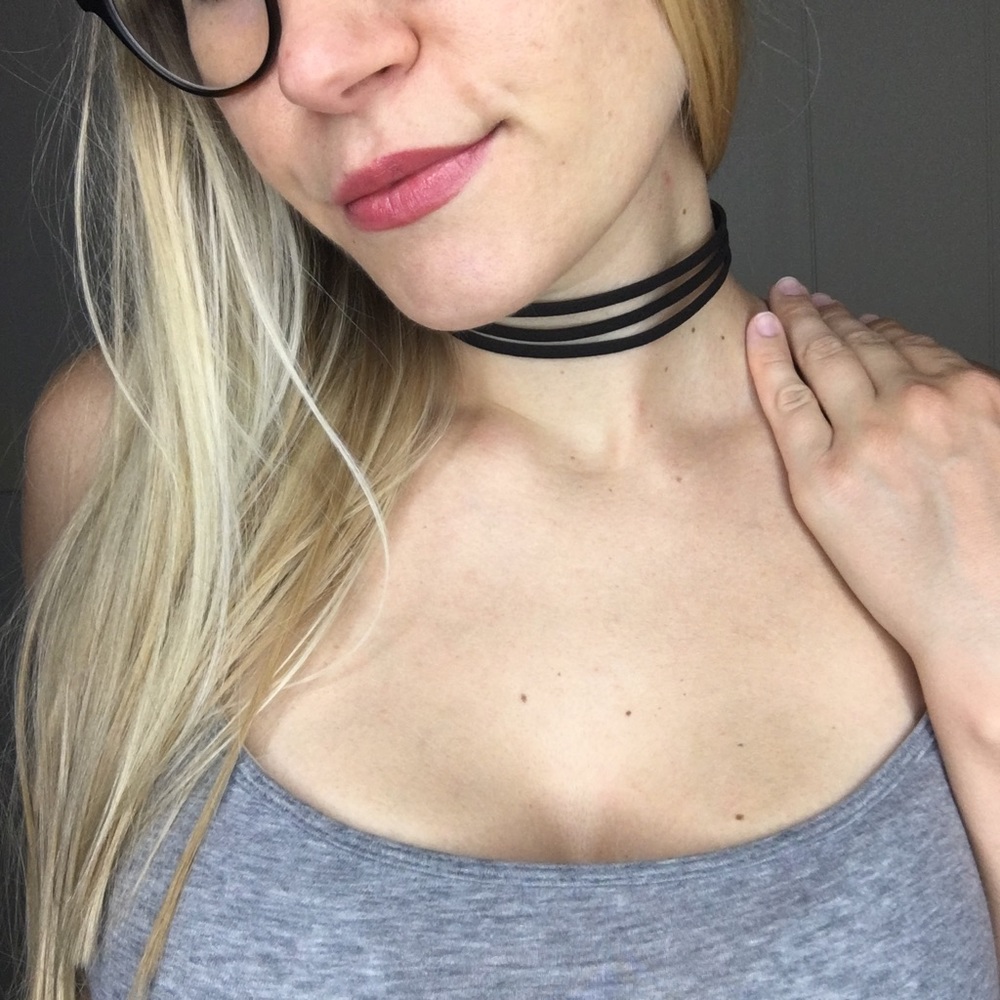 Three layered black choker